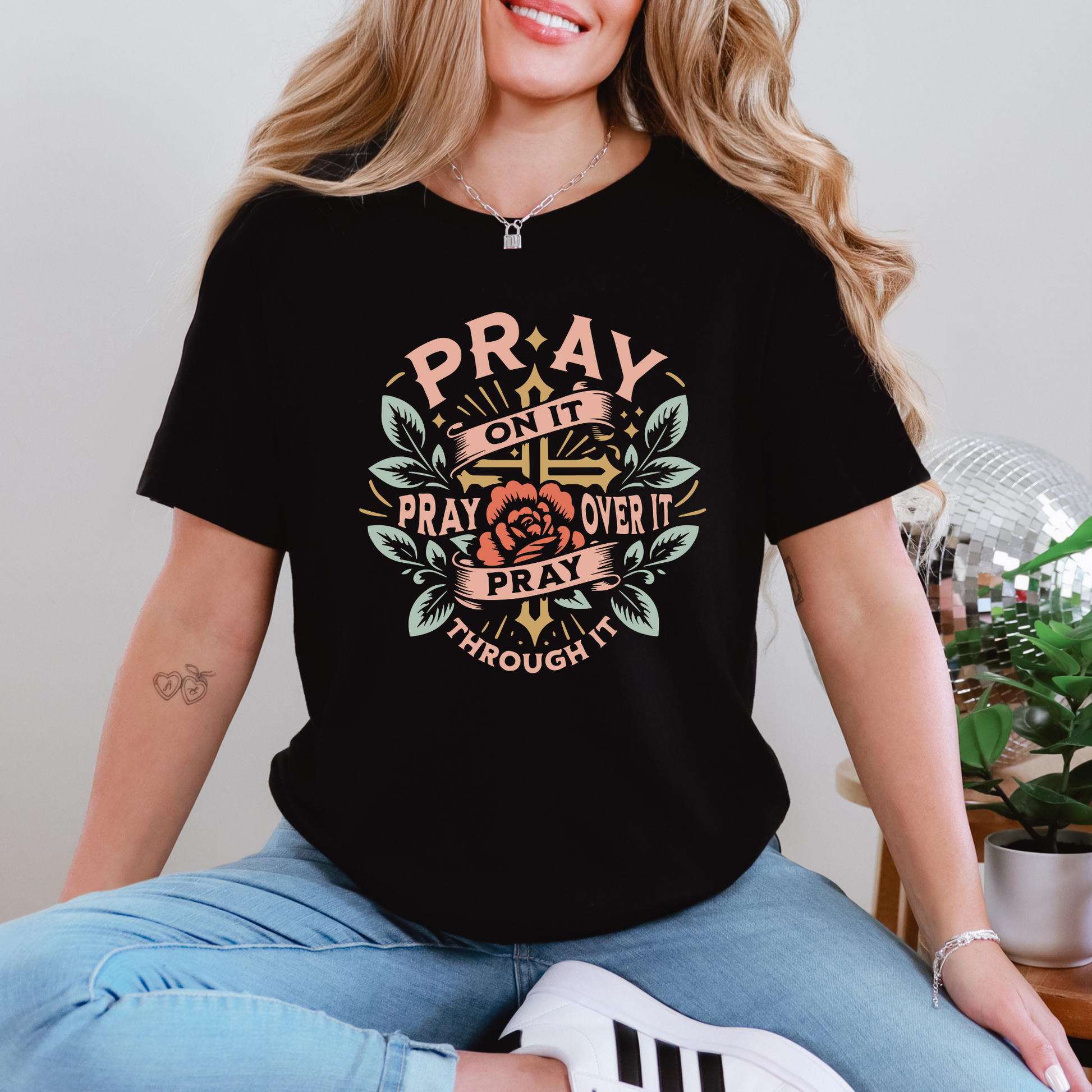 Wholesale Retro Pray Graphic Tee - Heather Charcoal Tee