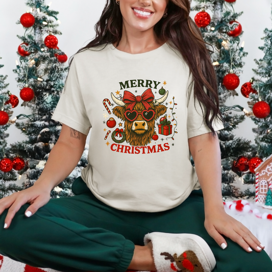 Wholesale Merry Christmas Cow Graphic Tee - Natural Tee
