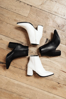  Amari Ankle Boots in White