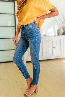  Hi-waisted Dandelion Embroidery Skinny