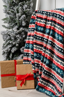  Holiday Fleece Blanket in Sweater Knit