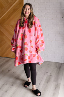  Oversized Blanket Hoodie in Strawberry