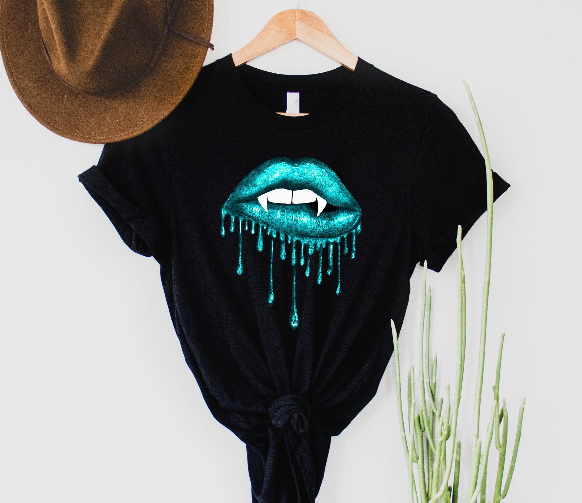 Wholesale Glitter Vampire Lips Graphic Tee - Pink