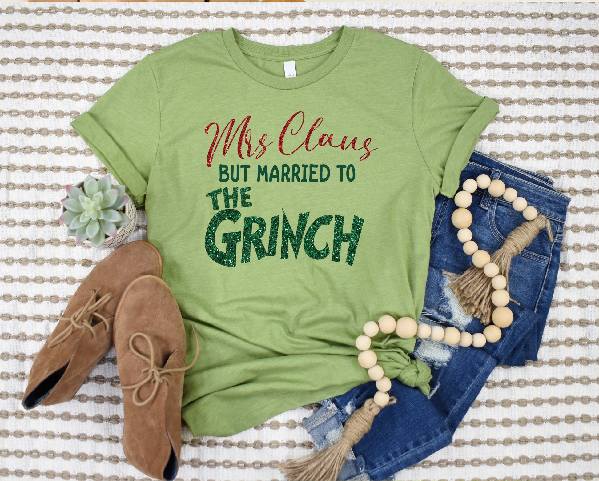 Wholesale Mrs Clause Graphic Tee - Heather Green