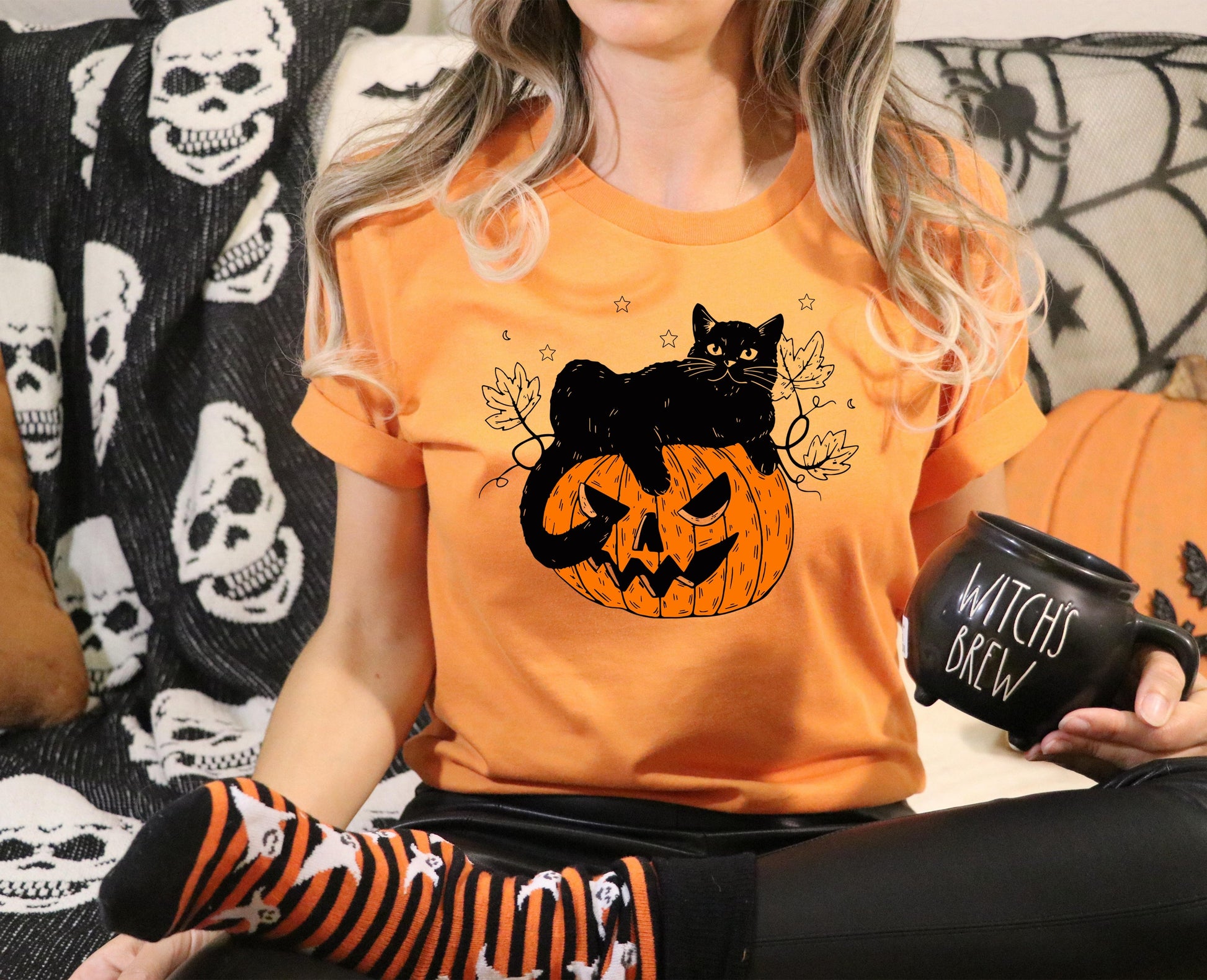 Wholesale Pumpkin Cat Graphic Tee - White