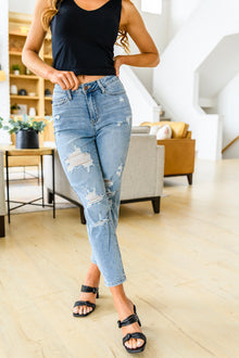  Florence High Waist Destroyed Boyfriend Jeans