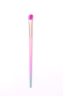  Loud and Clear Eyeshadow Brush