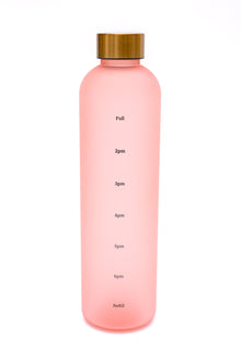  Sippin' Pretty 32 oz Translucent Water Bottle in Pink & Gold